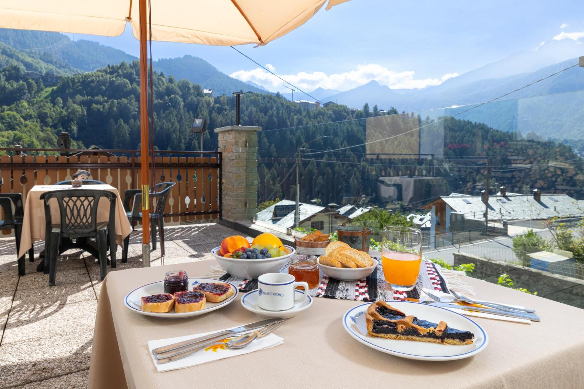 Hotel Biancospino Lanzada Buitenkant foto